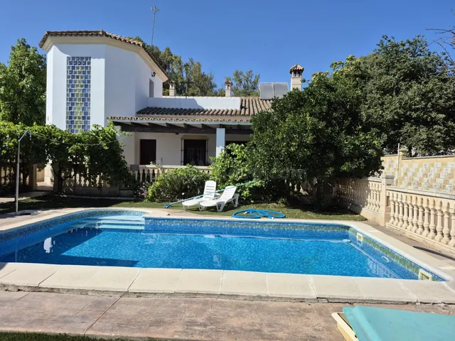 SE VENDE CHALET EN ZONA JUNTA DE LOS RÍOS - foto 2