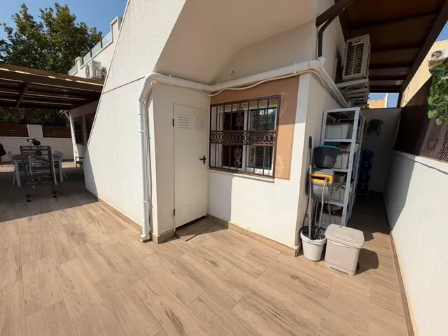 Espectacular vivienda reformada con parcela de 200 m2, terraza y solárium cerca de Playa del Cura en Torrevieja — 19