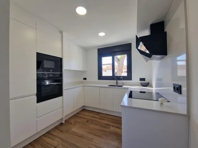 CHALET INDEPENDIENTE DE ESTILO MODERNO CON PISCINA PRIVADA - ZONA LOS BALCONES, TORREVIEJA - — 9