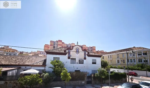 Exclusiva Casa Centenaria con Encanto Arquitectónico y Ubica - foto 2
