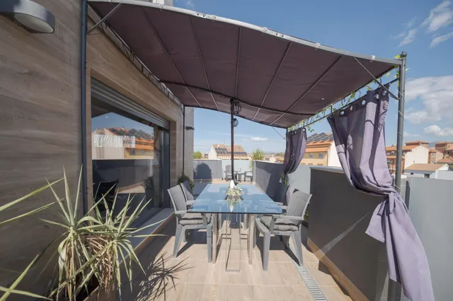 Ático dúplex con piscina en Maracena — 38