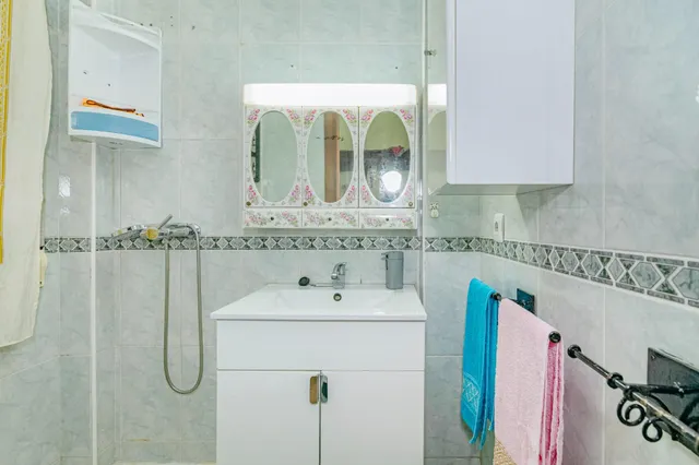 Fantástica casa adosada de 3 plantas con placas fotovoltaicas en Cúllar Vega !! — 18