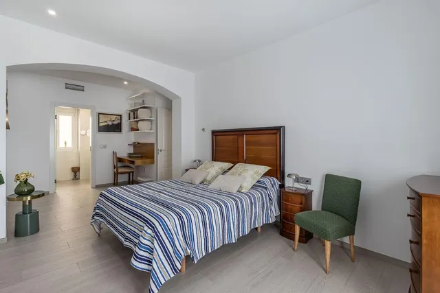 PISO COMPLETAMENTE REFORMADO EN CALLE RECOGIDAS — 21