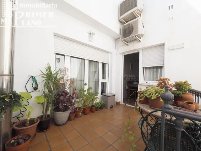 *Vivienda, amueblada, 2 plantas junto a c/Doña Crisanta con  - foto 4
