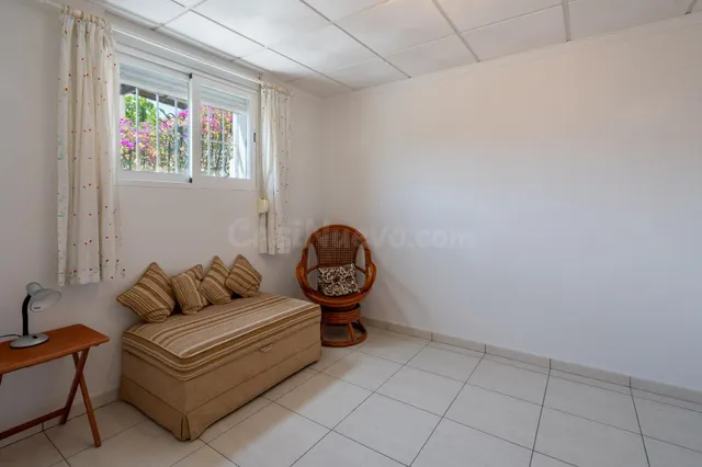 Villa 5 habitaciones 229m² en venta - Jalon — 33