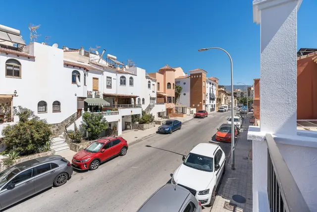 CASA ADOSADA EN MOTRIL — 48