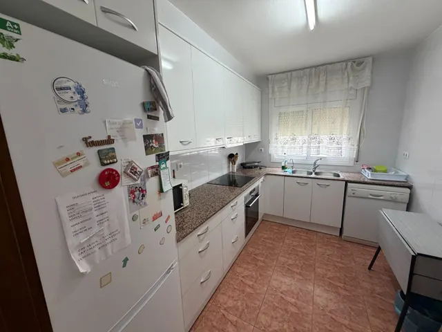 VIVIENDA ADOSADA DE 3 PLANTAS CON GARAJE , 4 habitaciones , AMPLIAS TERRAZAS EN SEGUR DE CALAFELL. — 11