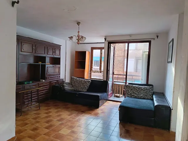 SE VENDE PISO / ASCENSOR/ PARA REFORMAR / BENALUA,/ JUNTO JUZGADOS — 6