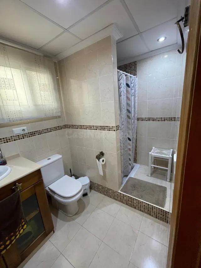 Amplio Piso de Alquiler en Novelda con Ascensor! - foto 5