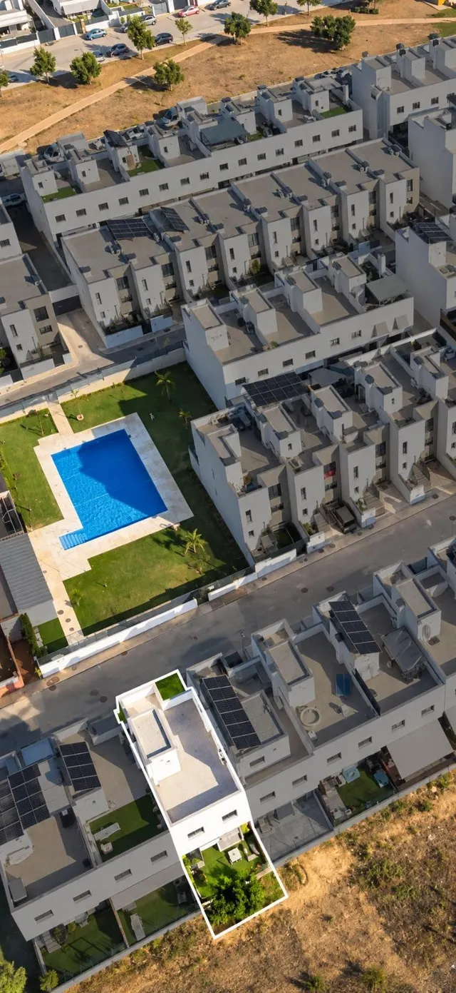Exclusivo Chalet adosado del 2022 con gran solárium privado en Santa Clara — 9
