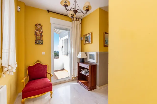 CHALET INDEPENDIENTE CON PISCINA PRIVADA, JARDÍN Y GARAJE EN MONACHIL — 36