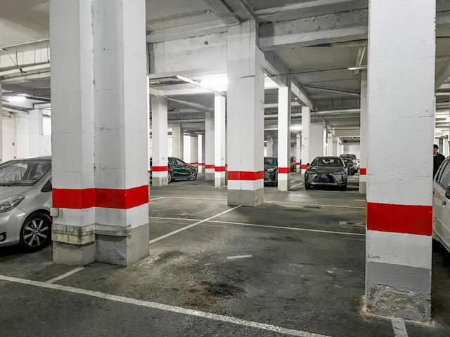 Plaza de Garaje para Coche en Venta en Ensanche Diputación — 6