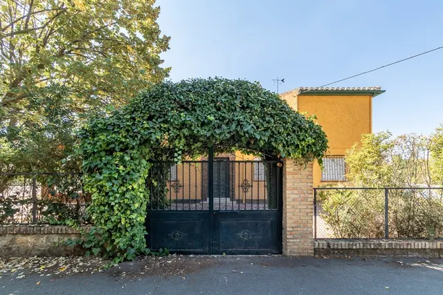 Chalet independiente con piscina y pista de tenis en Alfacar — 31