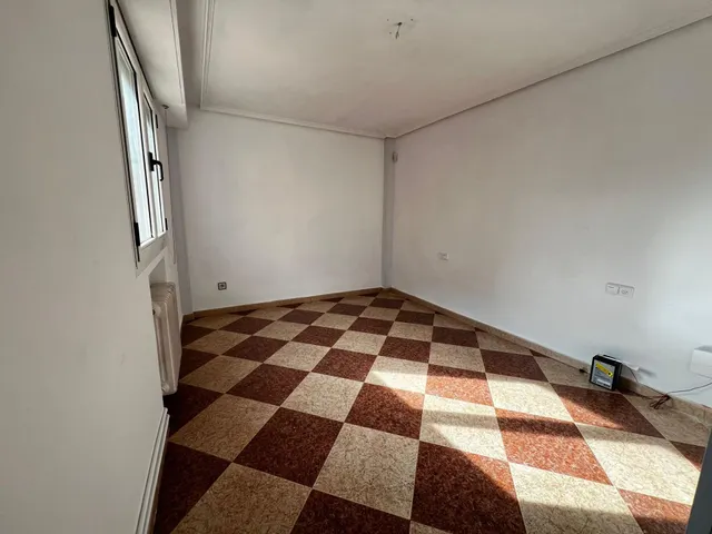 PISO A 5 MINUTOS DEL CENTRO DE BEMBIBRE — 5
