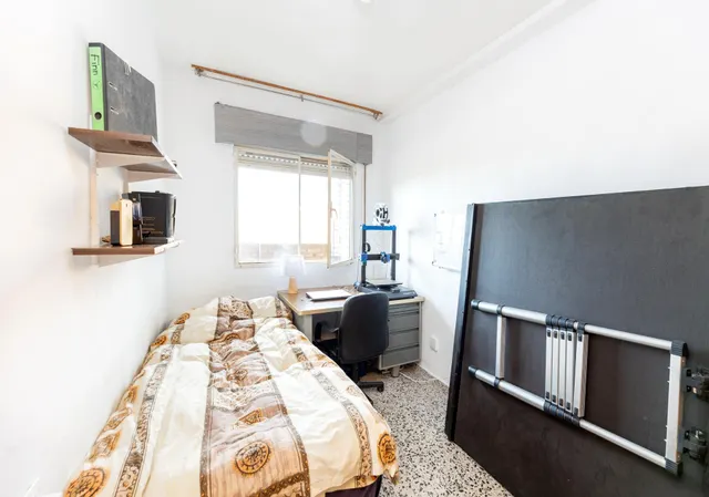 En Venta Piso de 4 dormitorios con ascensor, ideal para reformar a tu gusto. — 14