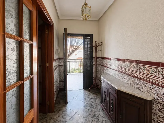 Una casa para toda la familia, con patio, garaje y lista par - foto 5