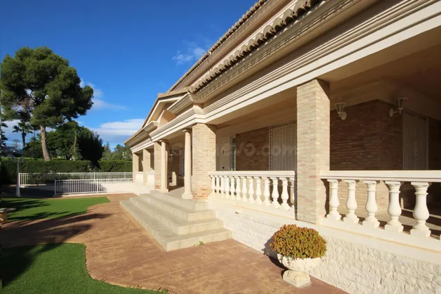 EXQUISITA VILLA DE LUJO EN EL VEDAT DE TORRENT - foto 4