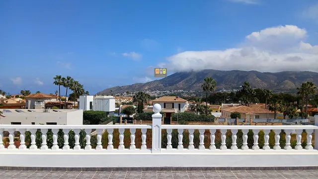 IMPRESIONANTE CHALET EN ALFAS DEL PI — 21
