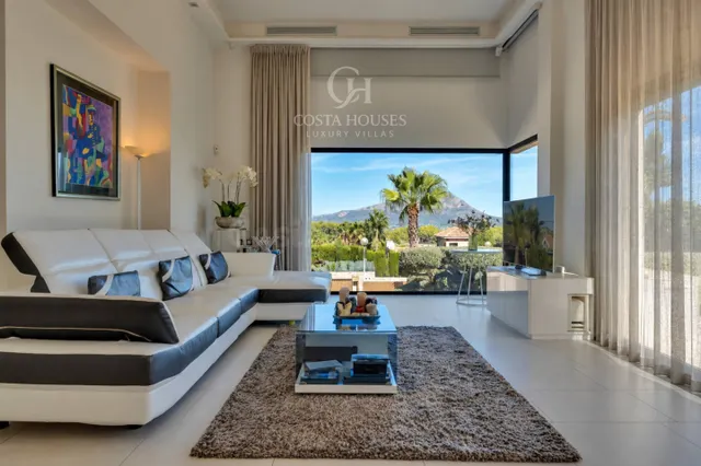 Villa vitalis · arquitectura, luz y bienestar privado frente al montgo javea — 5