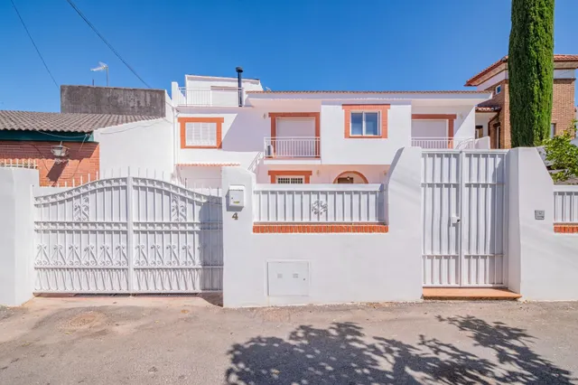 CASA EN OGIJARES — 3
