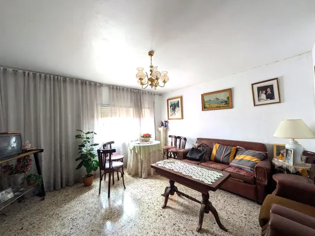 Vivienda en la localidad  Moros, pleno centro de la localidad. — 6