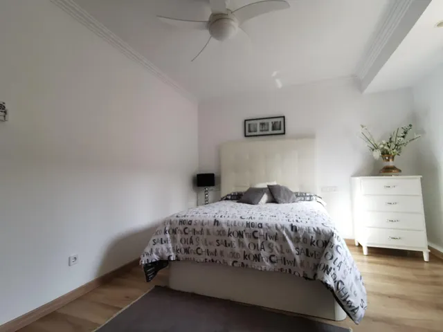 CHALET CON LICENCIA DE ALQUILER VACACIONAL — 28