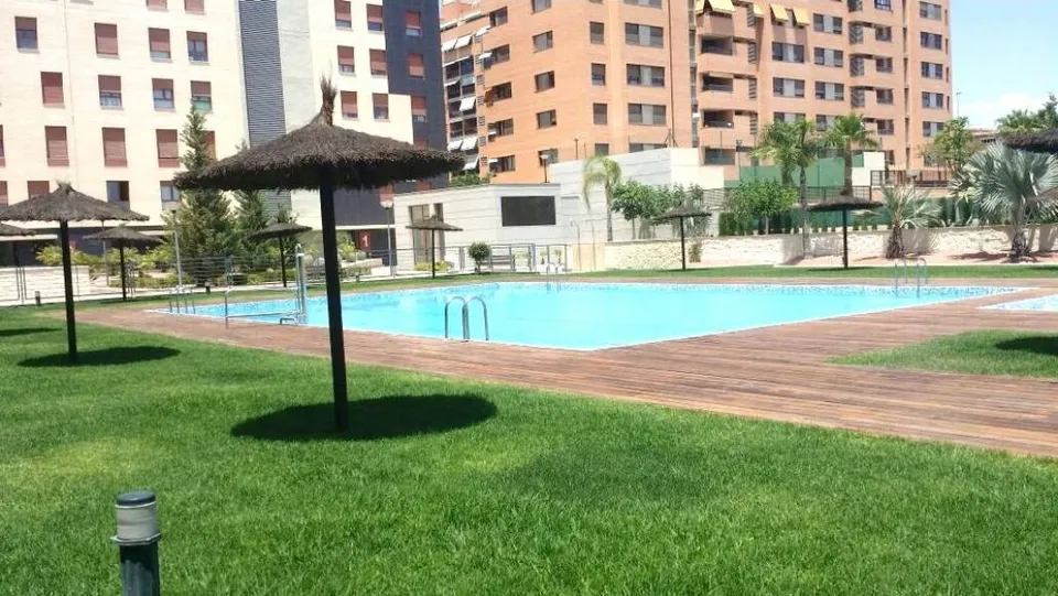 FANTASTICO ATICO EN EL PAU