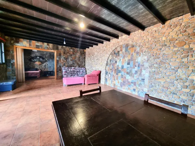 CASAS INDIVIDUALES  CON PARCELAS EN CIMBRIO (BARCENA DEL BIERZO) — 19