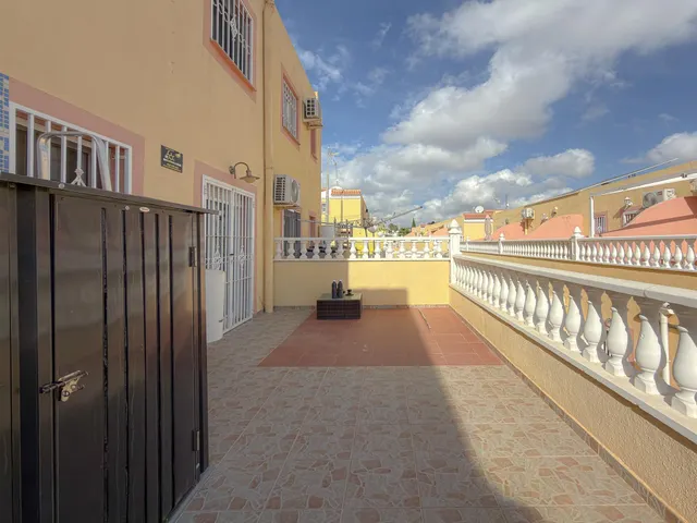 Magnifico chalet pareado totalmente reformado y con piscina comunitaria — 30