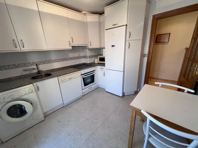 Gran piso de esquina de 3 dormitorios con garaje cerrado opcional en Colindres — 42