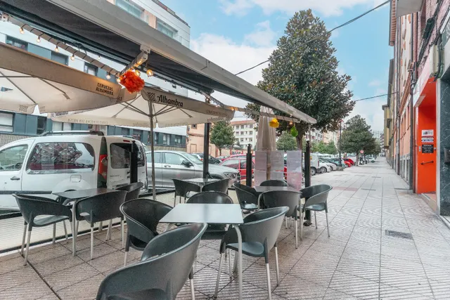 Oportunidad de Traspaso: Bar Restaurante en Funcionamiento en Oviedo — 31