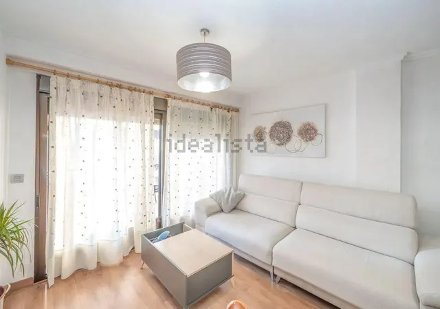 Duplex reformado junto al paseo marítimo y el parque Reina Sofía. — 7