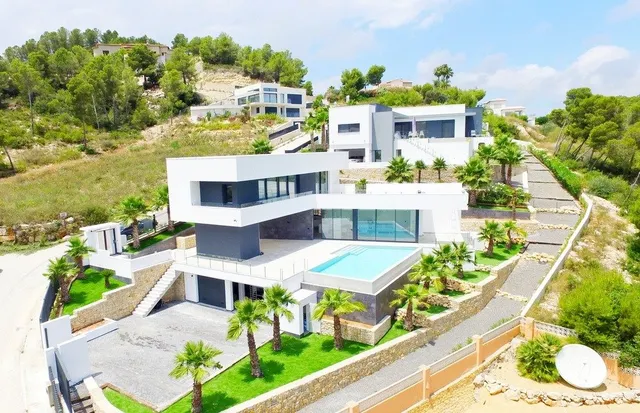 Impresionante villa moderna en una ubicación privilegiada con vistas al mar — 24