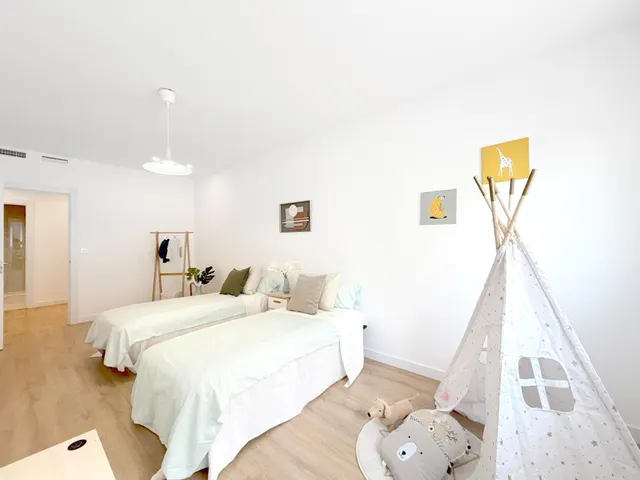 SE VENDE AMPLIO PISO DE DOS DORMITORIOS CON REFORMA A ESTRENAR EN ARRABAL - ZARAGOZA — 28