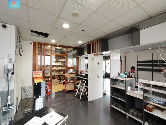 MAGNÍFICO LOCAL ZONA SUR ESQUINAZO CON SALIDA DE HUMOS - foto 5