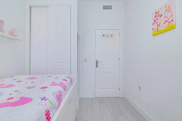 ¡Tu oasis junto a mar! Precioso piso de 2 dormitorios con terraza, piscina y garaje en Playa Poniente, Motril. — 21