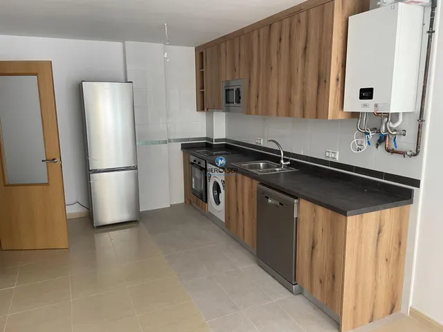 Apartamento de 1 dormitorio con garaje y trastero. Centro Tarancon — 2