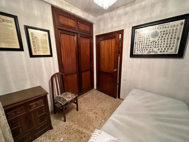 PISO DE 4 DORMITORIOS EN PLAZA DE LOS ALFÉRECES — 21