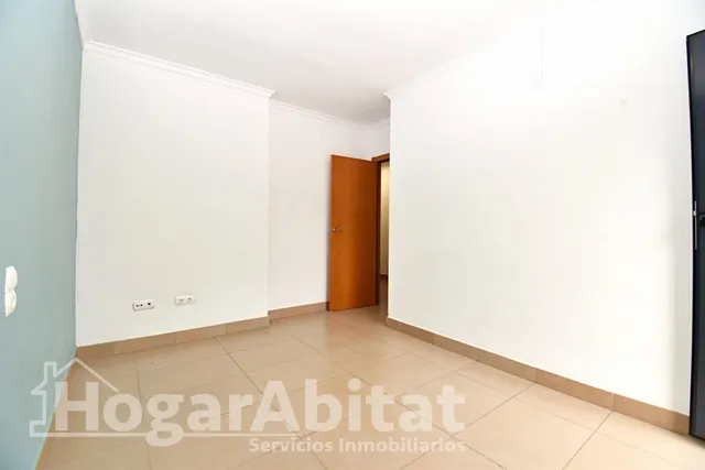 Espacio y libertad al aire libre en esta cómoda planta baja con terraza y patio — 30