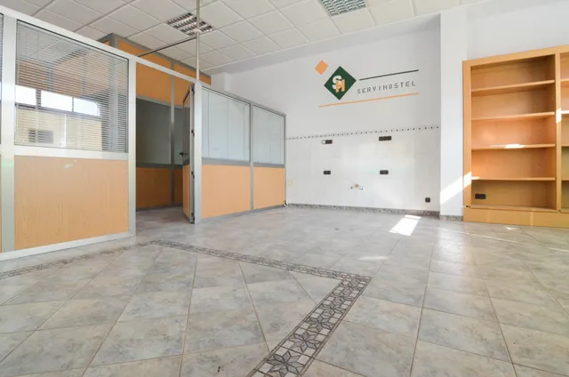 Urbis te ofrece un local en venta en Santa Marta de Tormes, Salamanca. — 16