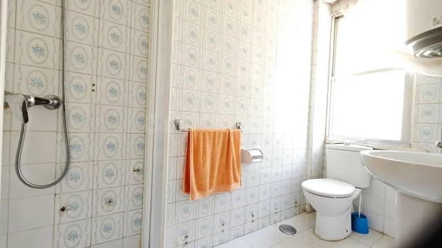 APARTAMENTO PARA REFORMAR CON MUCHAS POSIBILIDADES. - foto 4