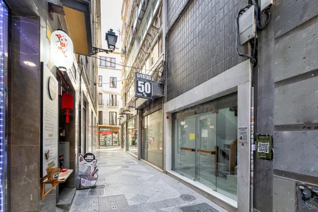 ¡Vive en pleno centro de Granada! Piso de 2 habitaciones con - foto 5