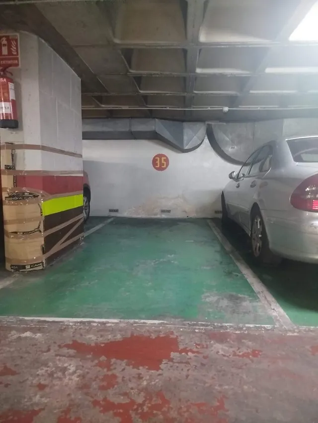 Oportunidad de Inversión: Parking en el Centro Tradicional de Alicante por solo €33,000 — 7