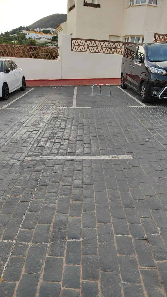 Alquiler de plaza de aparcamiento en Benalmádena, Málaga, Co - foto 4