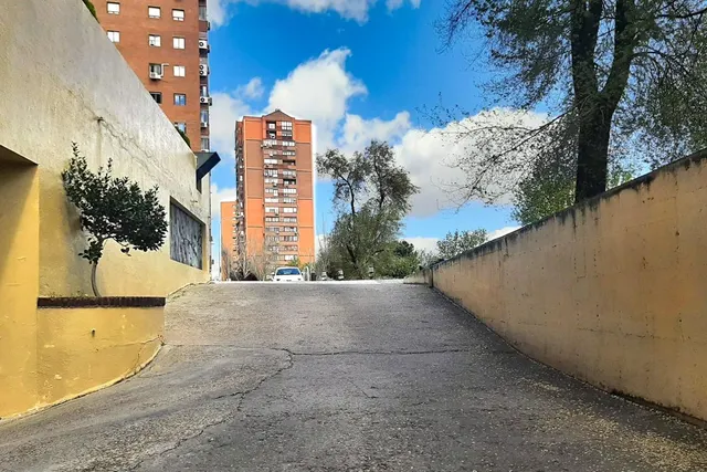 Plaza de Garaje con acceso directo desde ascensor en Avenida de Burgos. — 7