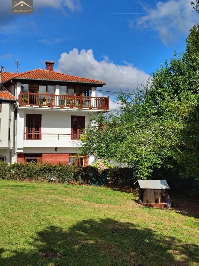 CASA PAREADA CON GRAN PARCELA. - foto 3