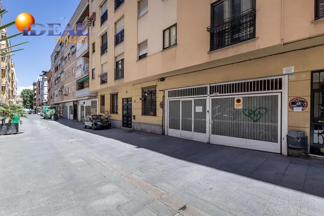 Magnífico piso con plaza de garaje junto a Catedral. — 29