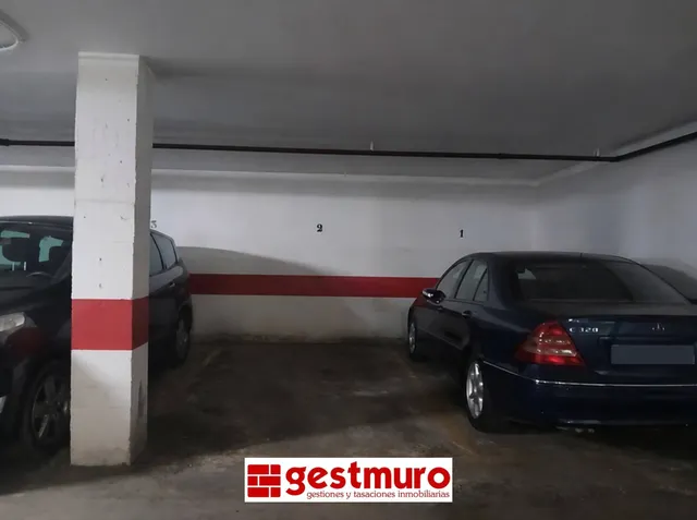 Piso alquiler alameda de san antón sin muebles con plaza de garaje y agua incluida!! — 16