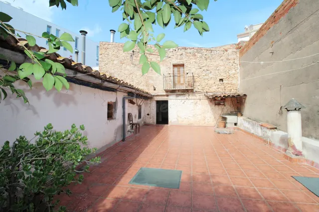 REF. 1861_CASA PARA REFORMAR EN EL CENTRO DE OROPESA DEL MAR