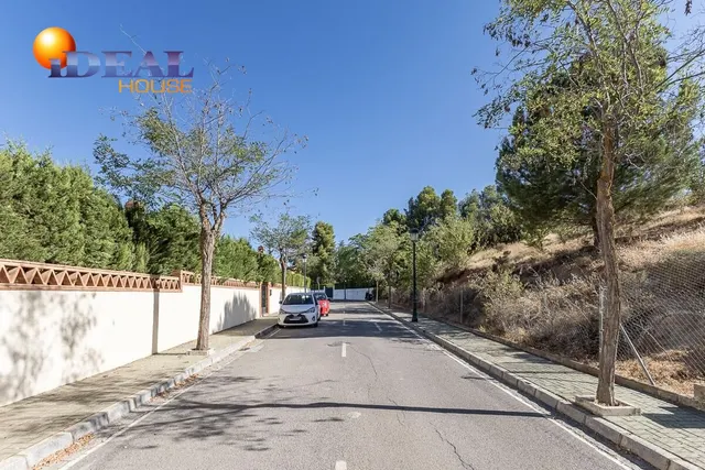 PARCELA 610 M2 EN CORTIJO DE LA LUZ, OTURA. — 5